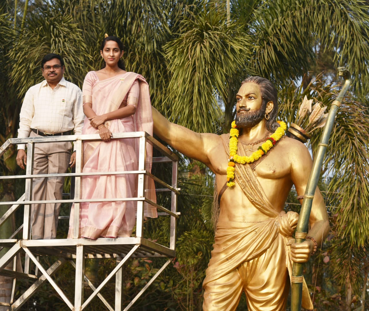 ఐ టి డి ఏ పాడేరు లో ఘనంగా 77 వ గణతంత్ర వేడుక 